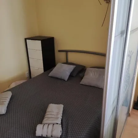 Elite House